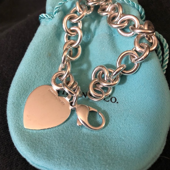 Tiffany & Co. Jewelry - RETIRED Tiffany & Co. Heart Bracelet